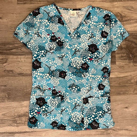 B Women's Scrub Top Size Medium Owls Floral Turquoise White - Picture 1 of 9